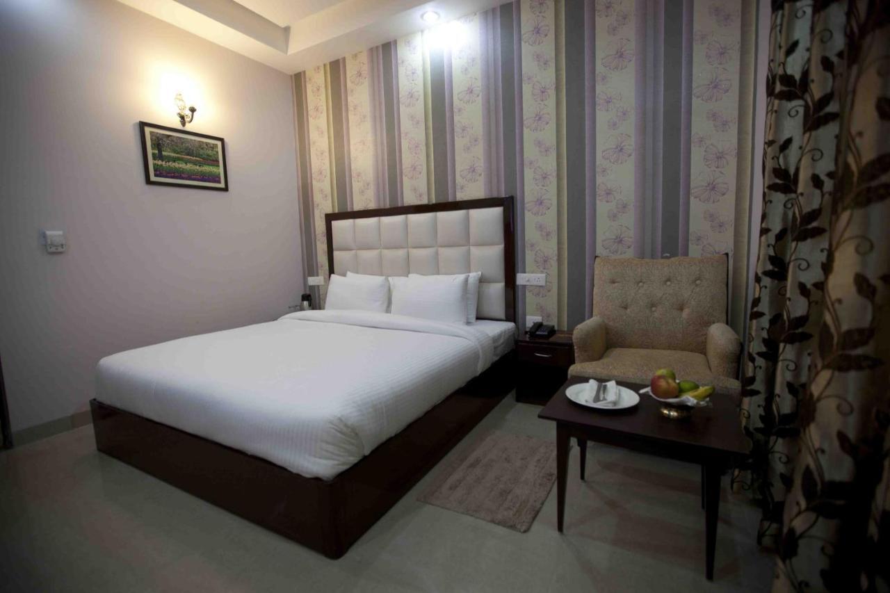 The Pelican Bed & Breakfast Chandigarh Bagian luar foto